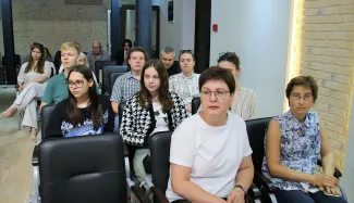 Студенты ВГСПУ встретились с экс-депутатом Гамбургского Ландтага Ольгой Петерсен