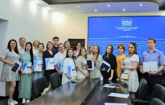 Молодым ученым ВГСПУ вручены документы об окончании аспирантуры