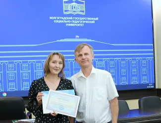 Молодым ученым ВГСПУ вручены документы об окончании аспирантуры