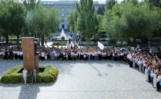 Волгоградский государственный социально-педагогический университет в День Знаний приветствовал первокурсников