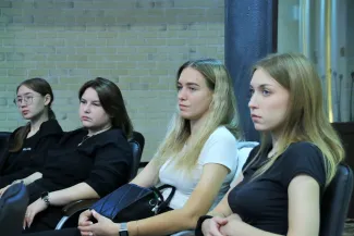 «СВОим примером»: в ВГСПУ состоялась встреча студентов с ветераном СВО Сергеем Сухоруковым
