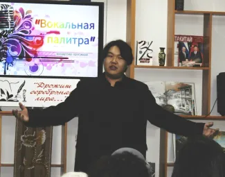  Китайские студенты ВГСПУ представили в волгоградской библиотеке «Вокальную палитру»