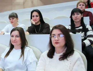 «Эмоции в работу»: наставники «Движения Первых» в ВГСПУ учились управлять энергией и предотвращать выгорание