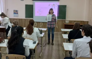 Преподаватель Института психолого-педагогического и социального образования провела профориентационную встречу с десятиклассниками