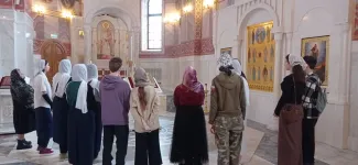 Студенты ВГСПУ встретили День православной молодежи в соборе Александра Невского