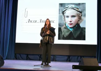 Студенты-филологи ИРЯС вновь выступили с поэтической программой «Мы – наследники Победы!»