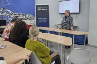 От каталогов до раритетов: студенты ИХО освоили методы научного поиска в библиотеке ВГСПУ