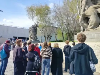 Студентка-историк провела экскурсию для студентов ВГСПУ и школьников