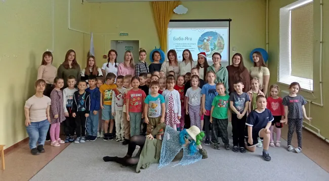 Рождественские сказки дарит детям Институт социальной и коррекционной педагогики