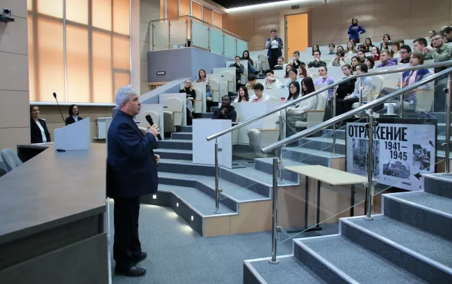 В Центре общественной дипломатии ВГСПУ состоялся медиа-лекторий «Летописцы войны: как создавалась история Великой Победы» 