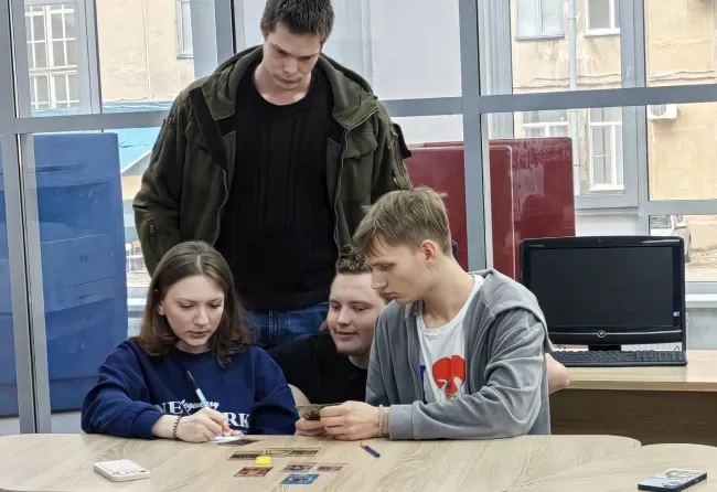 «Эхо войны»: студенческий поисковый отряд «Гвардеец» представил настольную игру ко Дню памяти жертв геноцида
