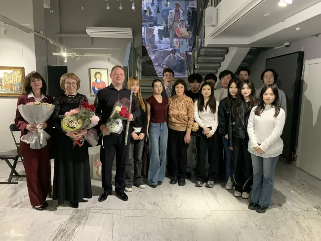 Музыка XX века без границ: второй концерт проекта «Концерты в галерее» для китайских студентов ВГСПУ