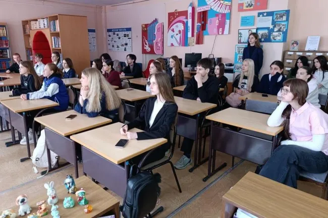 Открытый диалог о педагогике: 10 «А» и доцент ВГСПУ  вдохновили девятиклассников