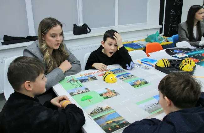 «Первые шаги» сделаны: в ВГСПУ завершился проект по ранней профориентации школьников